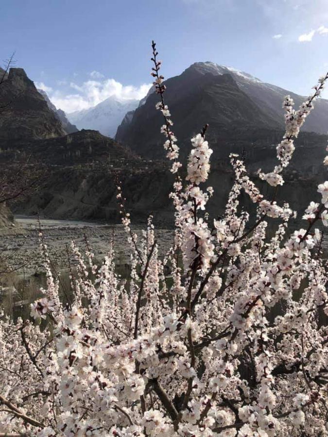 Karimabad  Old Hunza Inn מראה חיצוני תמונה